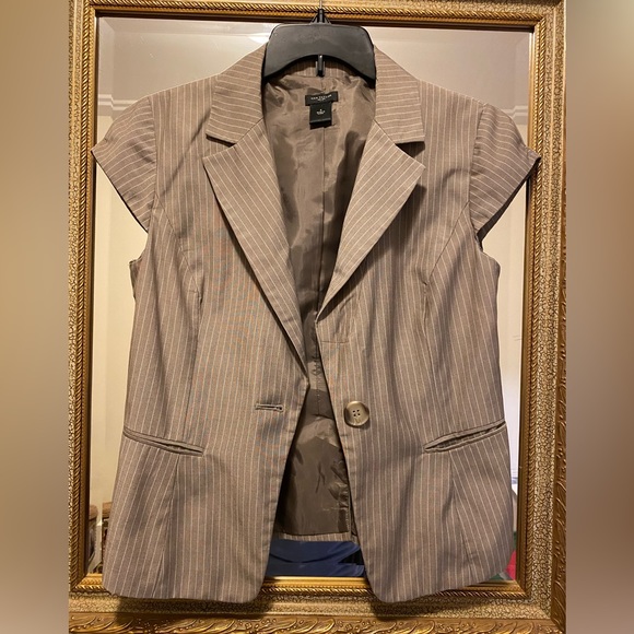EUC Ann Taylor short sleeved blazer - Picture 2 of 7